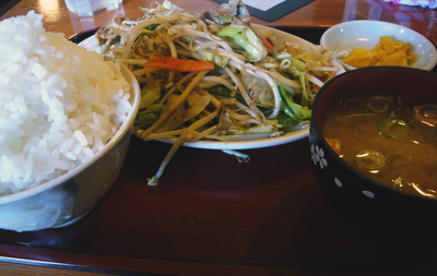 肉野菜炒め定食500円