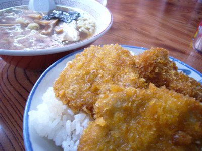 ソースかつ丼と半ラーメン