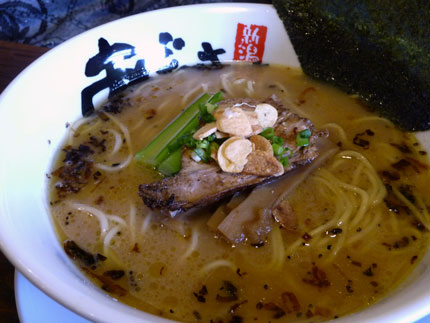 醤油豚骨らうめん