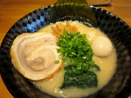 とりとんラーメン700円