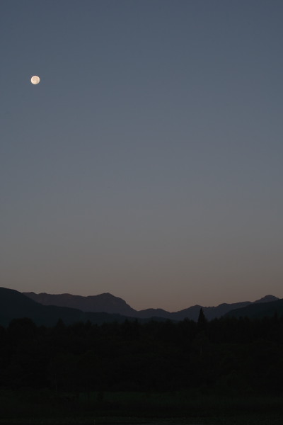 夜明け前の妙高いもり池2007夏