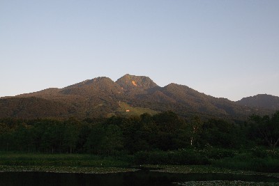 朝日に染まる妙高山2007夏