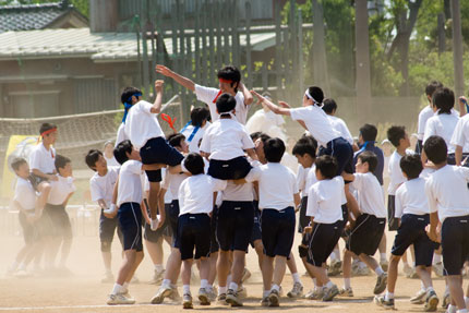 男子の騎馬戦