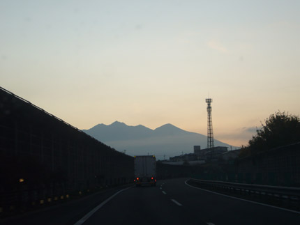 中央道から見える山々