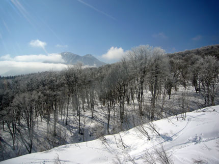 池ノ平スキー場から黒姫山を見る