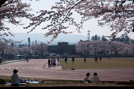 学生が黙々と練習