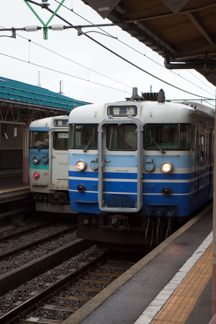 午前6時59分新潟県上越市高田駅を出発