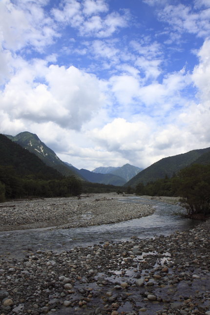 雄大な山の景色