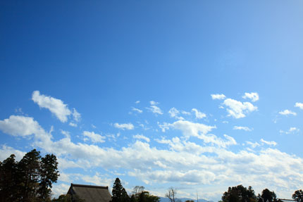 秋晴れの空