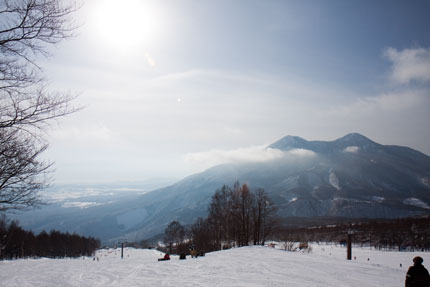 雲が掛かった黒姫山