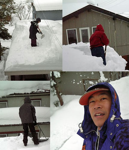 家族総出で雪下ろし