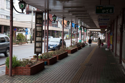 糸魚川駅前の商店街