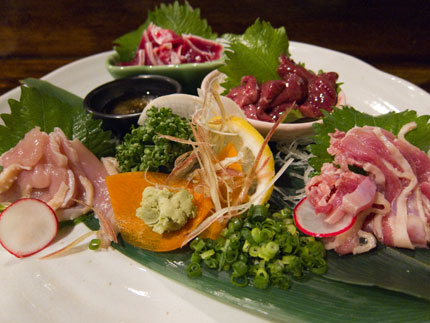 さつま地鶏の刺身を盛り合わせ