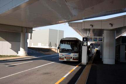 バスに乗り横浜へ