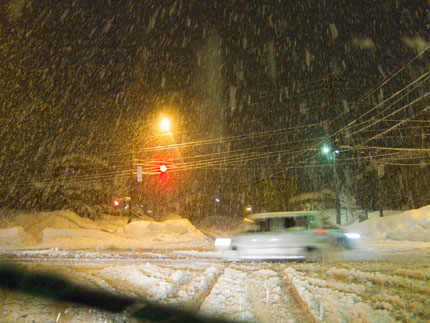 道路除雪も間に合わない