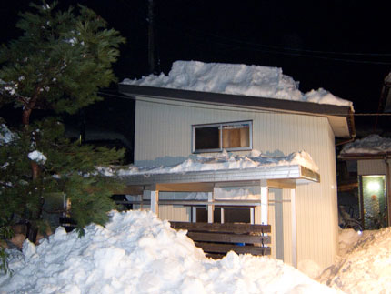 雪下ろしも午後5時過ぎに終了