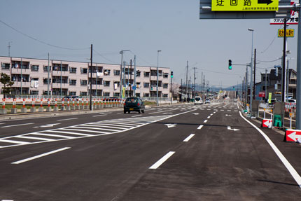 上越市飯の交差点から上越市北本町3丁目をつなぐ道