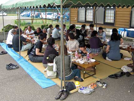 ご近所様一同楽しく会食しました