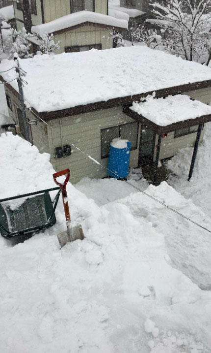 屋根雪を下ろしました