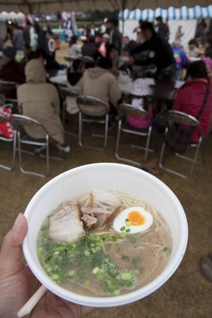 豚骨細麺で豚バラチャーシュー