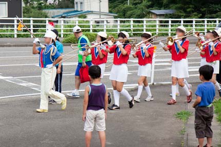 地元小学校のマーチング