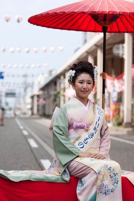 初代十日町きもの女王の藤巻栞奈さん4