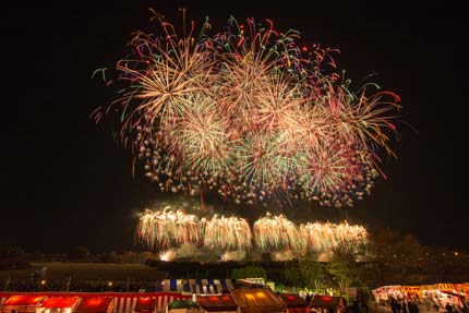 驚きの連続花火大会