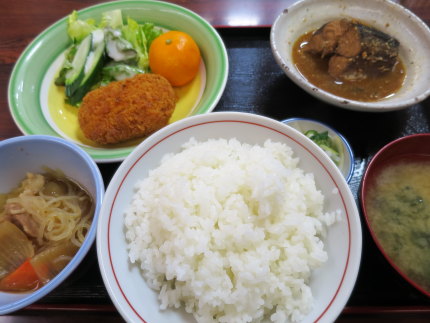 鯖味噌煮定食550円