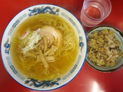 ラーメン、梅肉あえチャーシューご飯