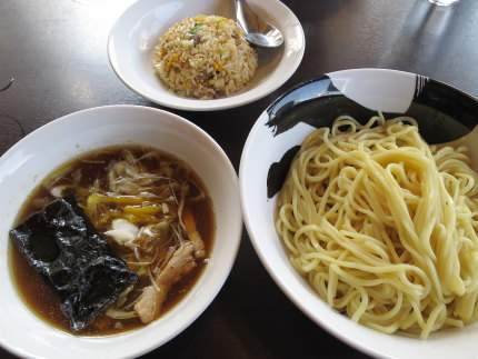 つけ麺中盛り300g680円＋ミニチャーハン200円