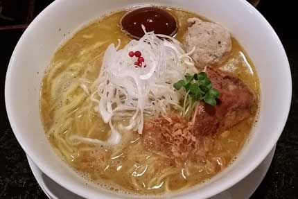 鶏塩麺900円