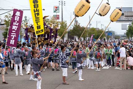 謙信公祭みこし