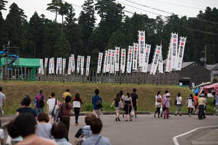 春日山城史跡広場