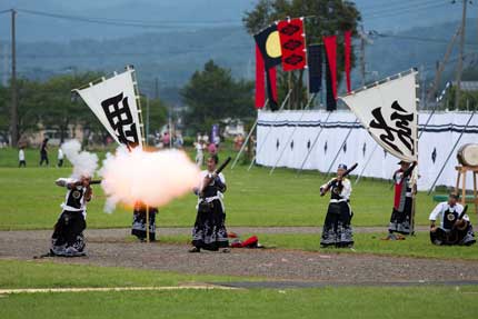 米沢藩古式砲術保存会の砲術披露