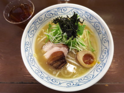 鶏骨醤油ラーメン750円