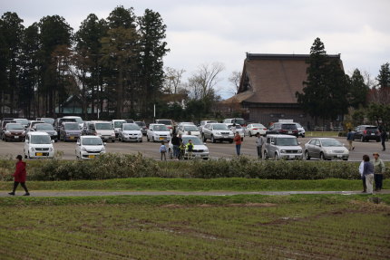 広い駐車場