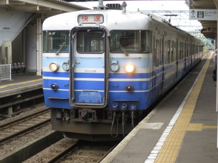 各駅停車の電車