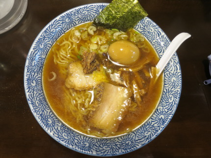 黒しょうゆらー麺、通常680円が割引価格500円＋味玉クーポン