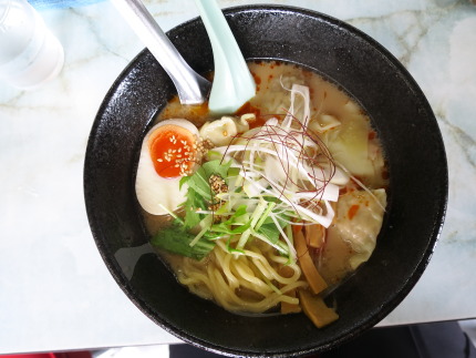 ごまだれワンタン麺800円＋200円引きクーポン