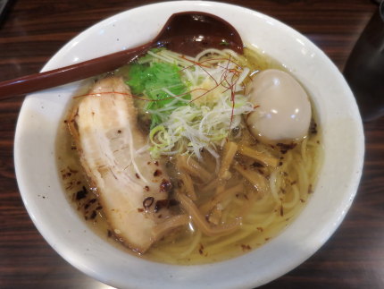 淡麗しおラーメン710円＋煮玉子100円＋大盛り無料