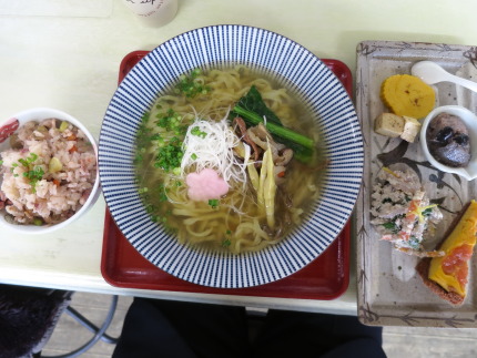 Vegan塩そばとセットの付け合わせ950円