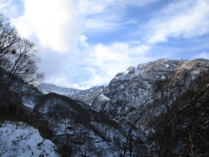 小雪で山肌も見えていました