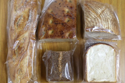 フランスパンやパンドミー、フォカッチャにライ麦パン、カンパーニュ