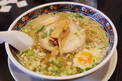 味彩塩拉麺750円（税込）