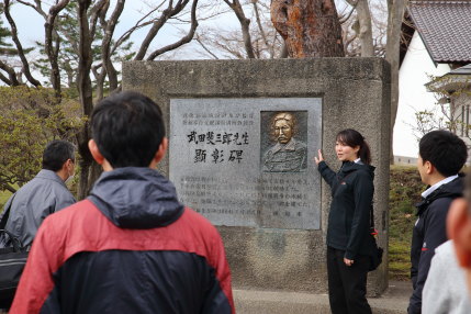 五稜郭の敷地内にも解説員