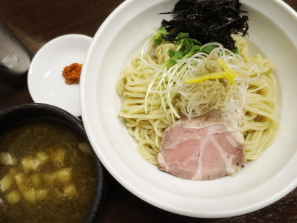 濃厚の向こう側どろ煮干つけ麺880円（税込）