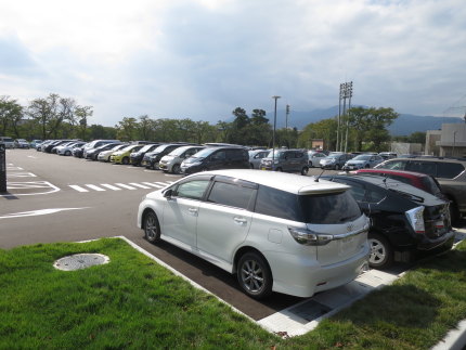 駐車場は満車状態