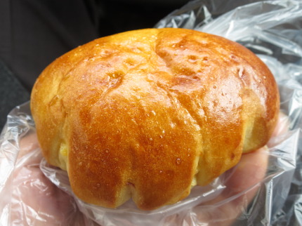 クリームパン180円（税別）