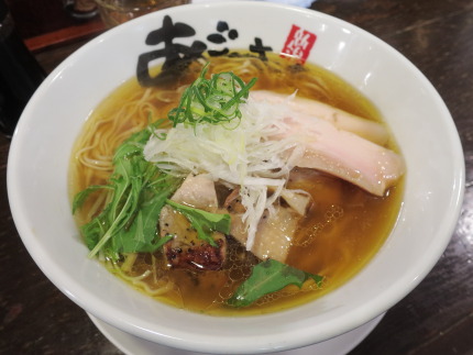 旨塩鶏麺850円（税込）