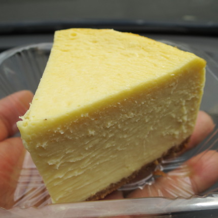 チーズケーキ473円(税別)